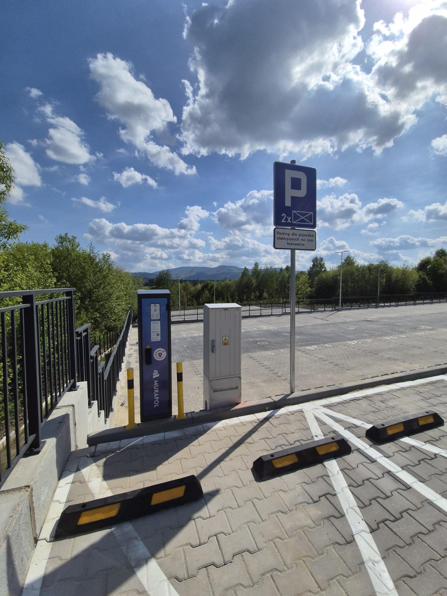 Stacja AC 2x22 kW ze statycznym load balancingiem