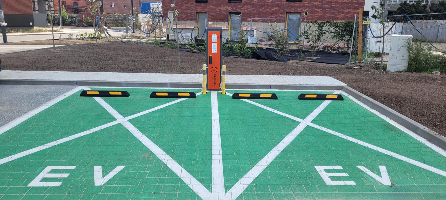 Stacja ładowania AC 2x22 kW z personalizacją